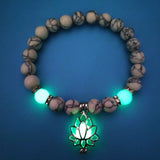Bracelet à pierres naturelles rouges lumineuses fluorescentes dans la nuit et perles avec fleur de lotus pour homme et femme