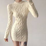 Elegante vestido de lana para mujer: el lujoso outfit navideño para Otoño-Invierno 2023