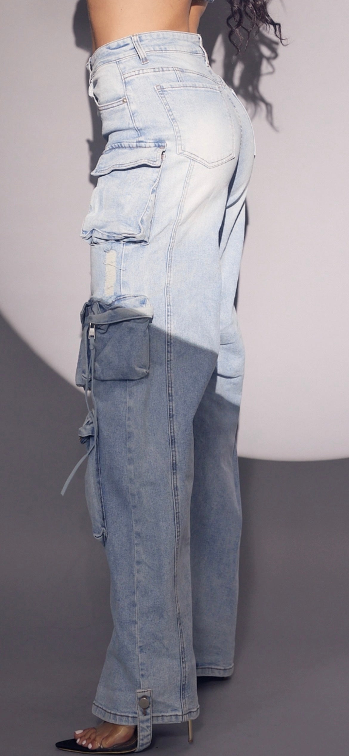Washed blue cargo jeans for women