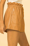 Pantalones cortos con cordón de piel sintética para mujer