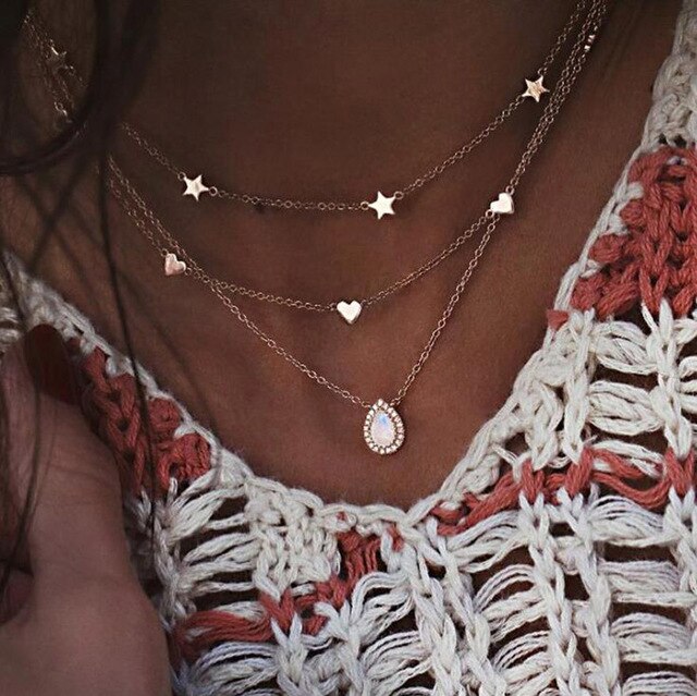 Collier multi-chaînes pendentifs en lune, étoile, cœur et perle - couleur Or